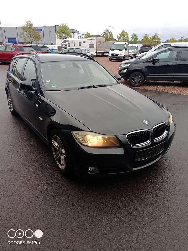 Gebraucht BMW 318 143 PS (105 kW) 2008 Black sapphire metallic Kombi
