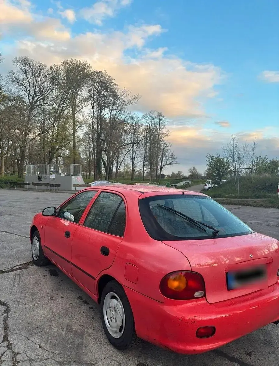 Gebraucht Hyundai Accent GLS 60 PS (44 kW) 1996 Rot Kleinwagen