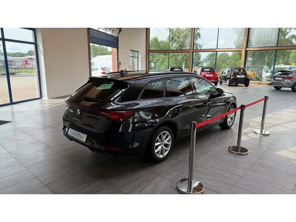 Gebraucht Seat Leon 110 PS (80 kW) 2023 Mythosschwarz (metallic) Kombi