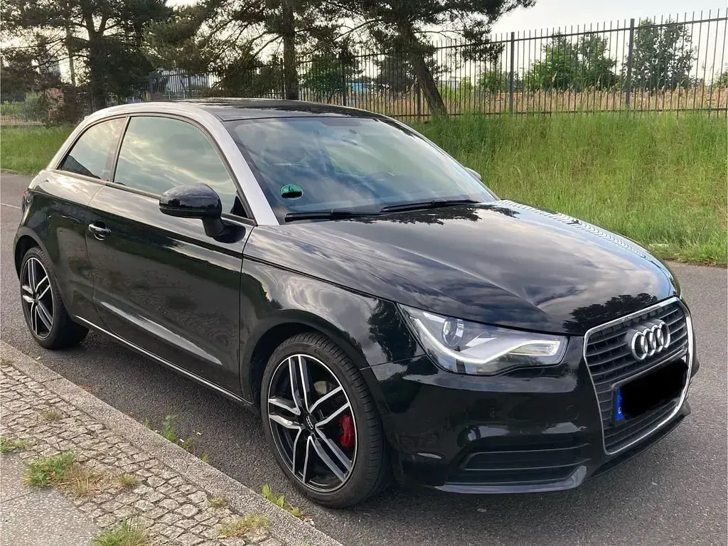 Używany Audi A1 S-Line 86 KM (63 kW) 2012 Czarny Hatchback