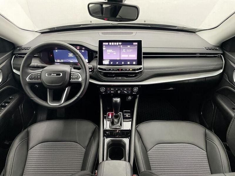 Usado Jeep Compass Altitude 131 HP (96 kW) 2024 Preto SUV