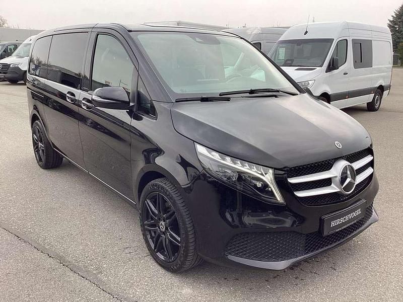 Gebraucht Mercedes V300 Edition 237 PS (174 kW) 2023 Obsidianschwarz metallic Van / Kleinbus