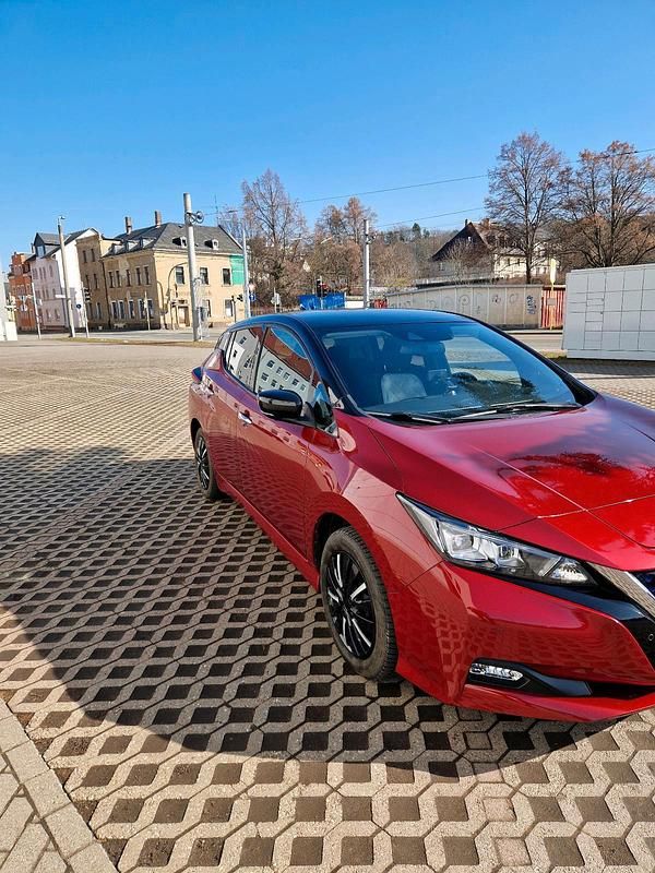 Gebraucht Nissan Leaf 360º 110 kW (150 PS) 2021 Rot Kleinwagen