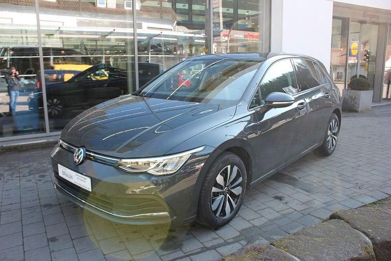 Gebraucht VW Golf VIII Move 131 PS (96 kW) 2024 Grau Limousine