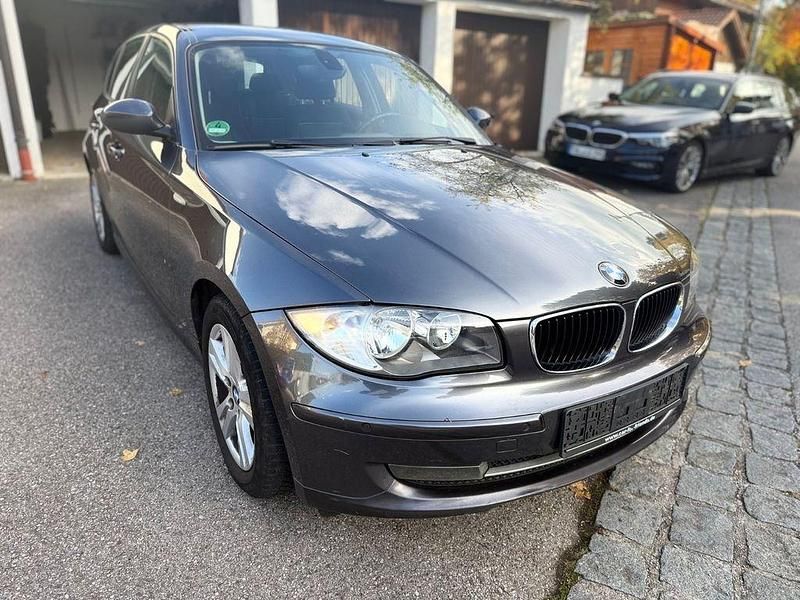 Grau Gebraucht 2008 BMW 116 Kleinwagen | 1.880 € (Guter Preis) - Bild 1/4