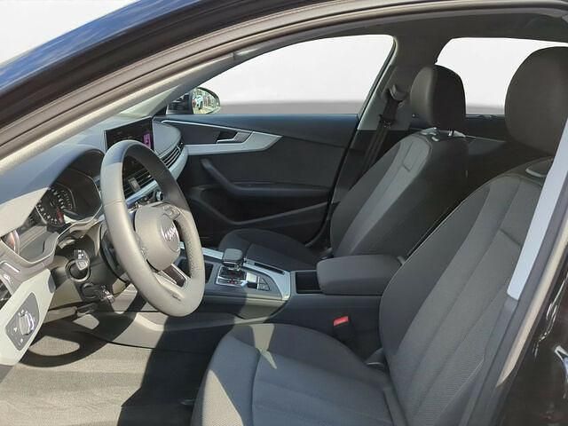 Gebraucht Audi A4 Basis 204 PS (150 kW) 2024 Brillantschwarz met. Kombi