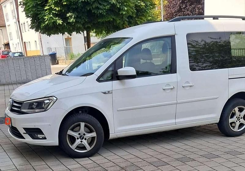 Weiß Gebraucht 2018 VW Caddy Van / Kleinbus | 19.999 € (Fairer Preis) - Bild 1/4