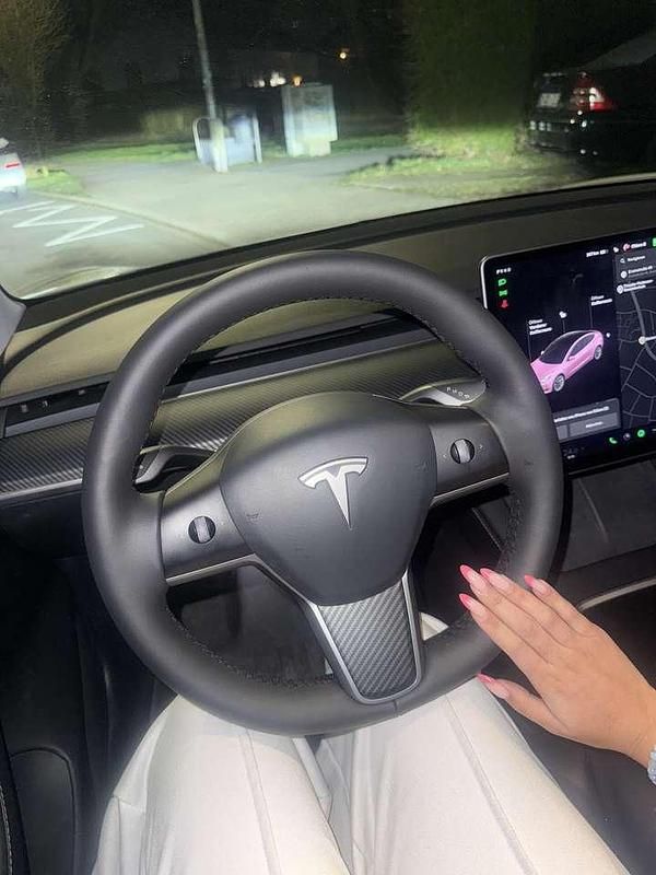 Second-hand Tesla Model 3 324 kW (441 CP) 2021 Berlinǎ