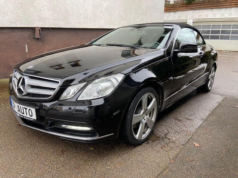 Second-hand Mercedes E250 204 CP (150 kW) 2012 Negru Cabrio