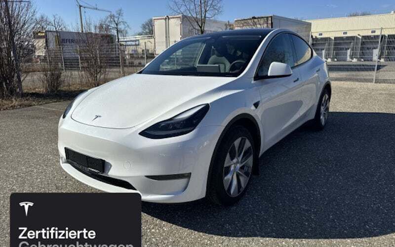 Weiß Gebraucht 2024 Tesla Model Y Long Range SUV | 42.400 € (Fairer Preis) - Bild 1/4