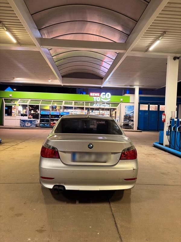 Gebraucht BMW 520 170 PS (125 kW) 2005 Silber Limousine