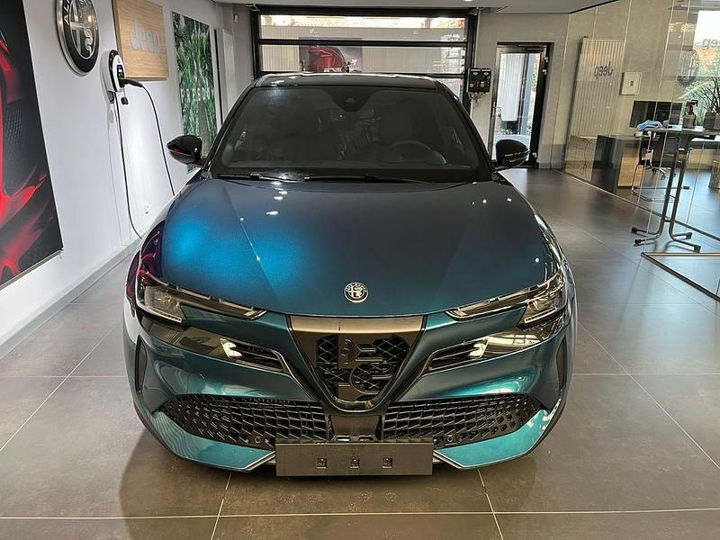 Neu Alfa Romeo GT Junior Edizione Speciale 145 PS (106 kW) 2025 Blau SUV