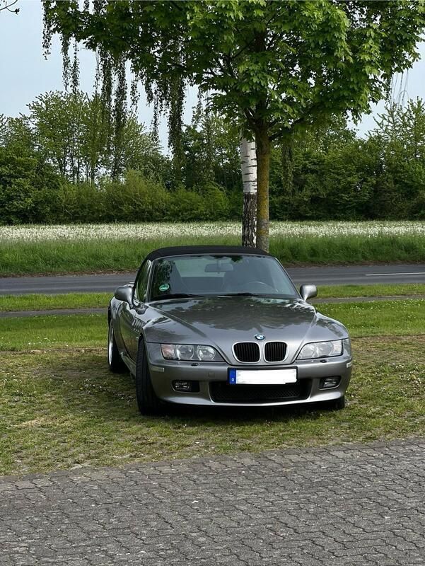 Grau Gebraucht 2003 BMW Z3 Cabrio | 22.900 € - Bild 1/4