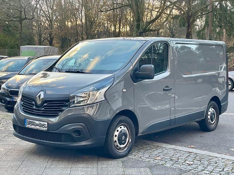 Grau Gebraucht 2016 Renault Trafic Van | 7.500 € (Superpreis) - Bild 1/4