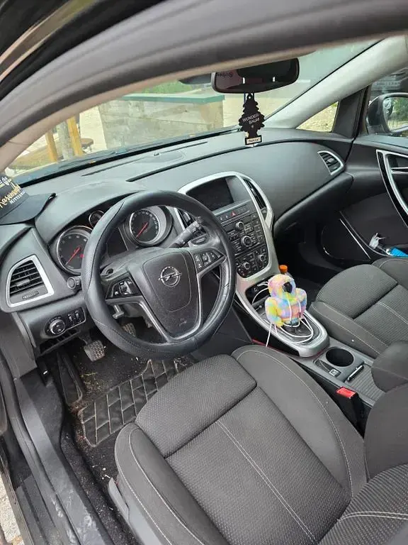 Gebraucht Opel Astra Edition 179 PS (131 kW) 2012 Schwarz Kombi
