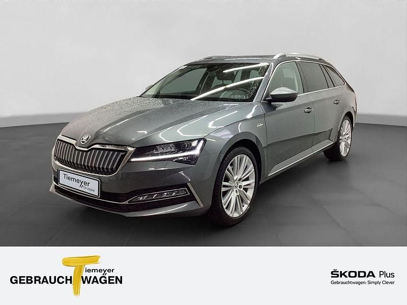 Grau Gebraucht 2022 Skoda Superb Kombi | 26.840 € (Etwas zu teuer) - Bild 1/4
