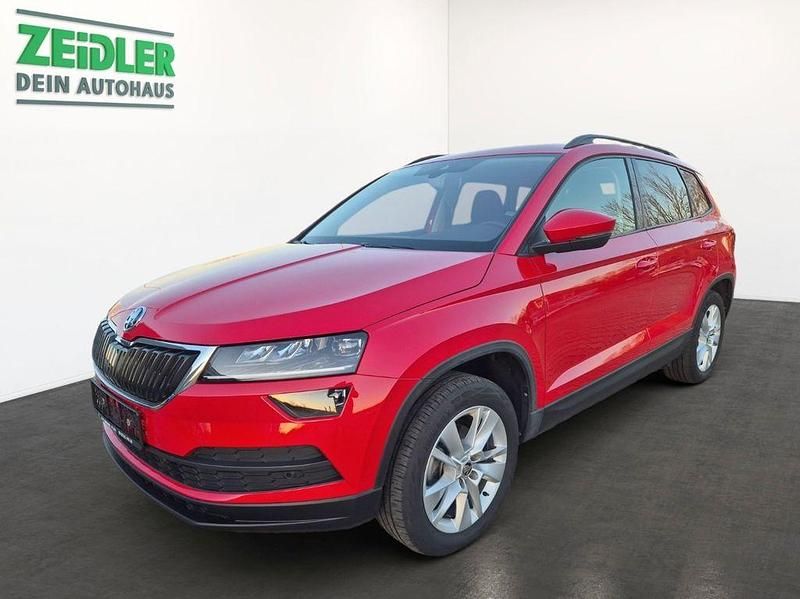 Velvet rot perleffekt Gebraucht 2021 Skoda Karoq Style SUV | 21.950 € (Superpreis) - Bild 1/4