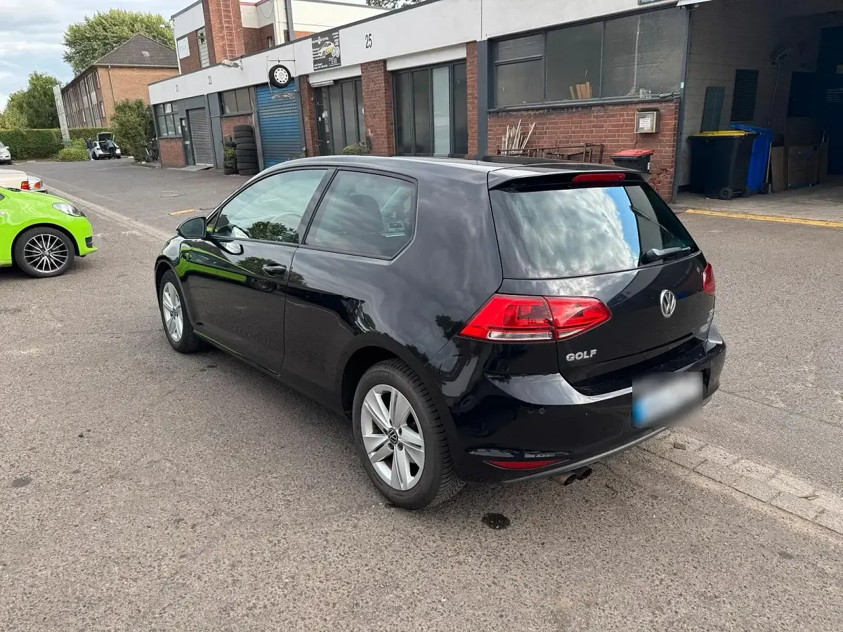 Gebraucht VW Golf VII Highline 122 PS (89 kW) 2013 Schwarz Limousine