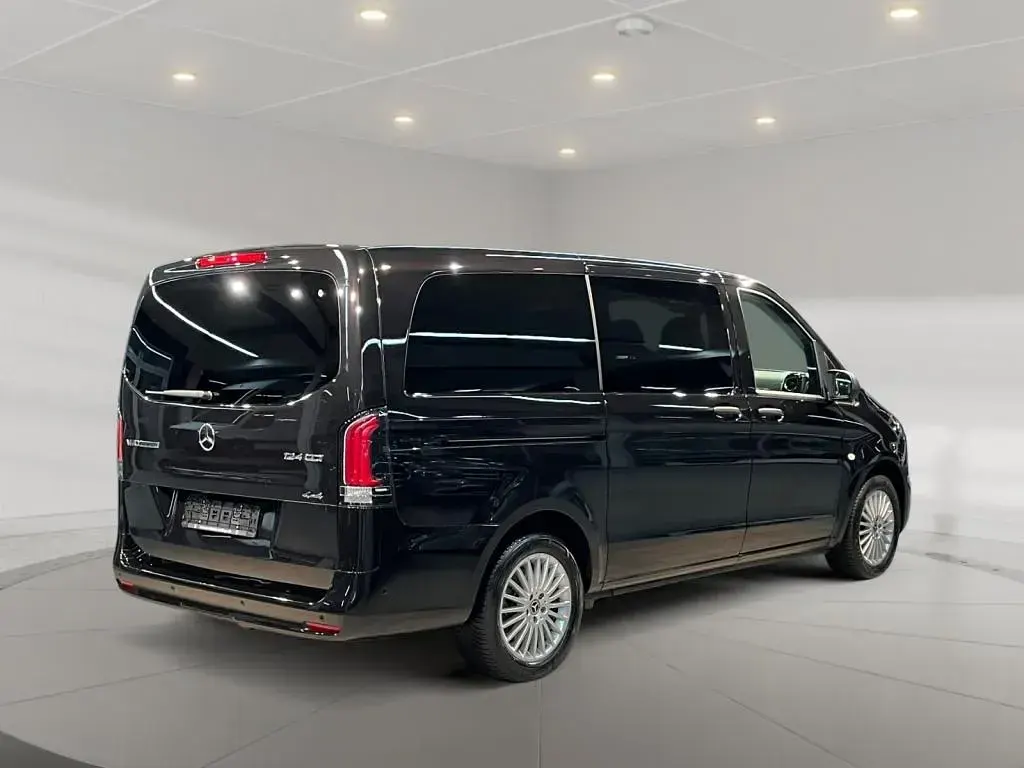 Usata Mercedes Vito 237 CV (174 kW) 2025 Nero Furgone