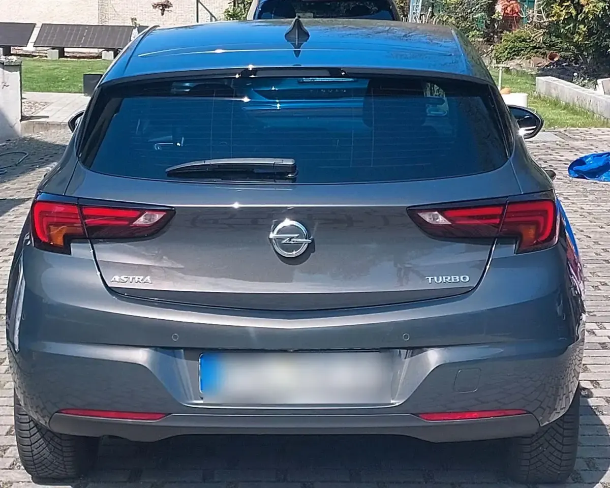Gebraucht Opel Astra Dynamic 125 PS (91 kW) 2016 Grau Limousine