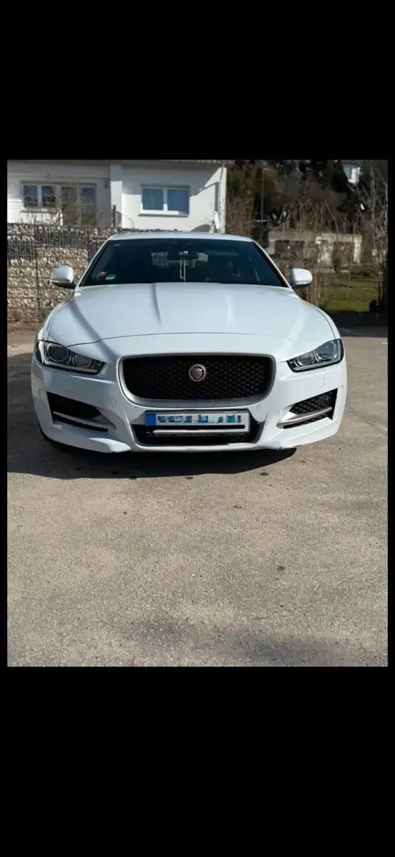 Gebraucht Jaguar XE 179 PS (131 kW) 2017 Weiß Limousine