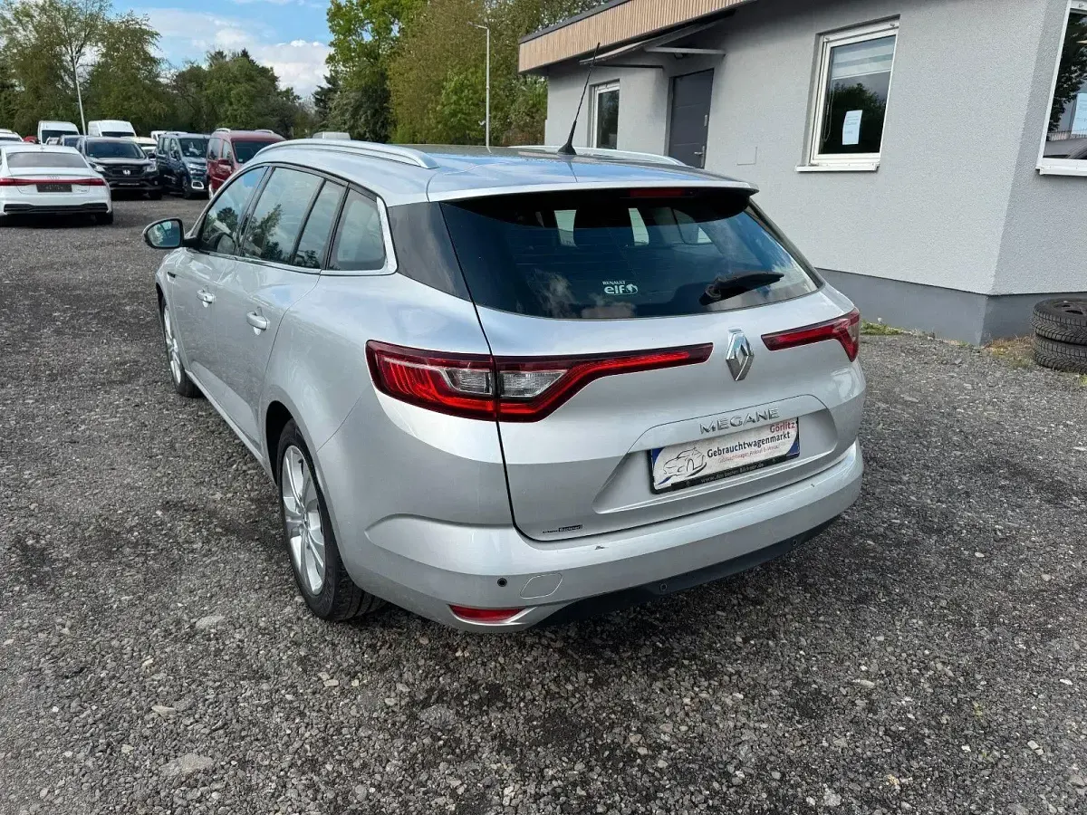 Gebraucht Renault Mégane GrandTour Experience 132 PS (97 kW) 2016 Grau Kombi