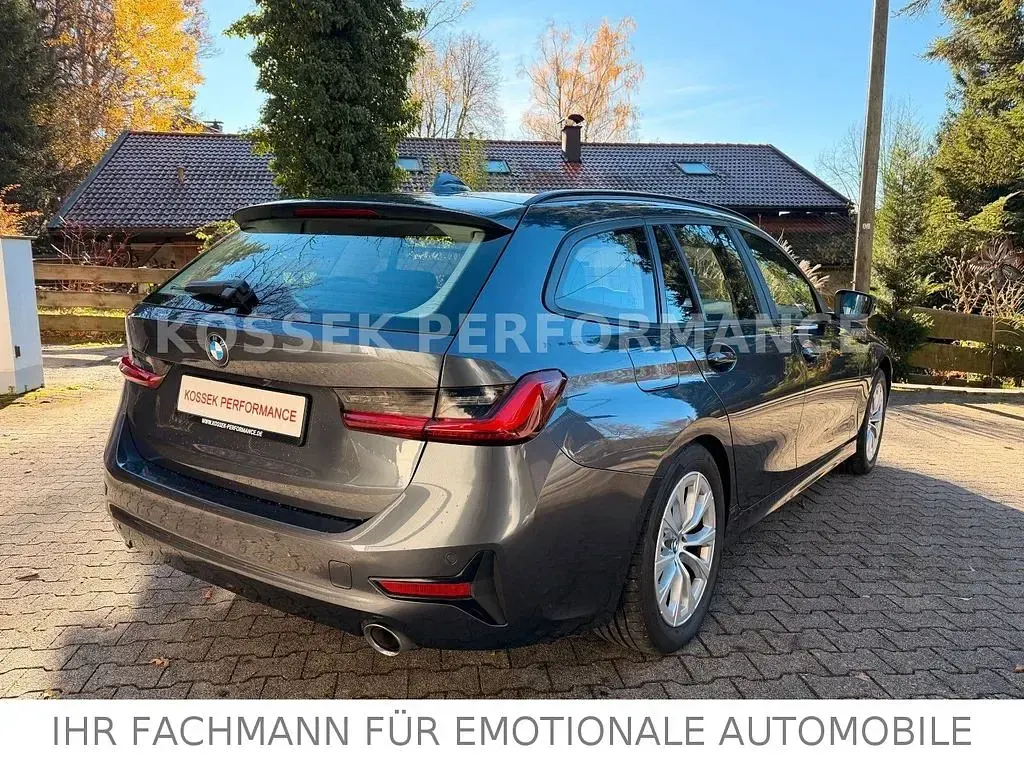 Gebraucht BMW 320 Advantage 190 PS (139 kW) 2022 Grau Kombi