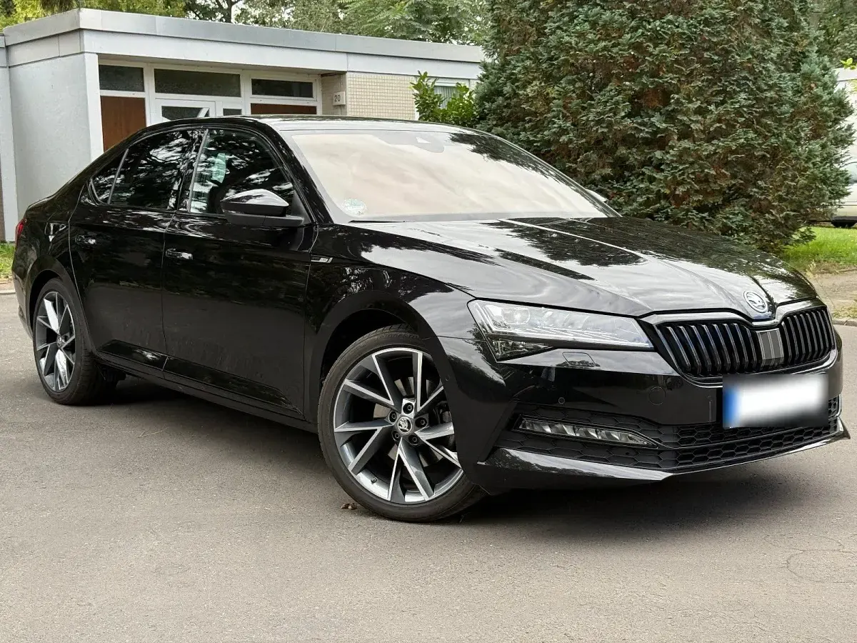 Gebraucht Skoda Superb SportLine 190 PS (139 kW) 2023 Schwarz Limousine