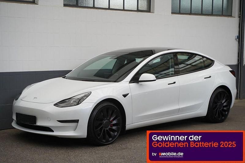 Weiß Gebraucht 2022 Tesla Model 3 Performance Limousine | 35.450 € (Fairer Preis) - Bild 1/4