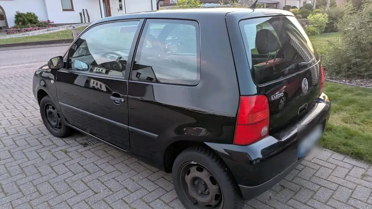 Gebraucht VW Lupo 60 PS (44 kW) 2002 Schwarz Kleinwagen