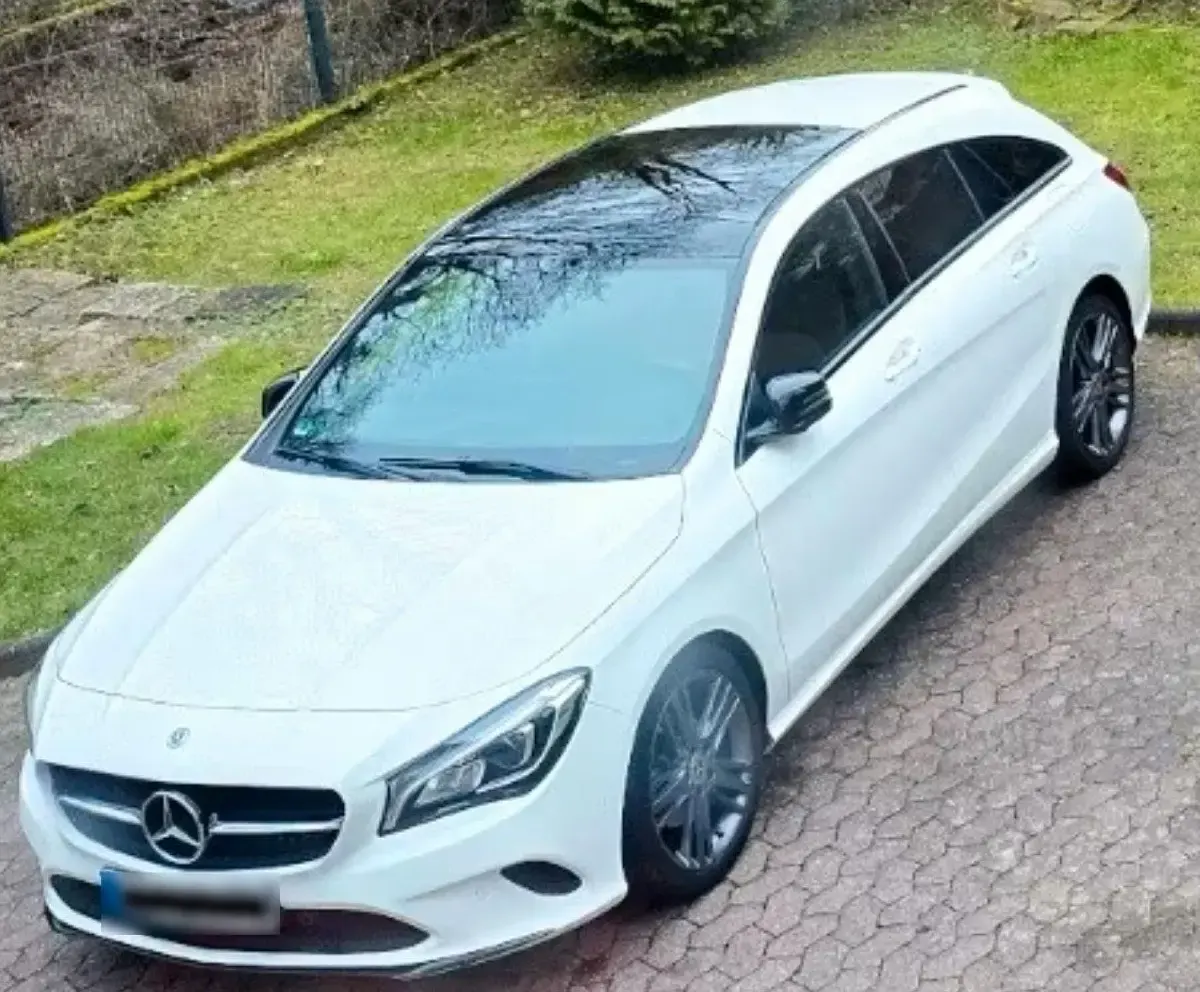 Gebraucht Mercedes CLA180 Shooting Brake 122 PS (89 kW) 2018 Weiß Kombi