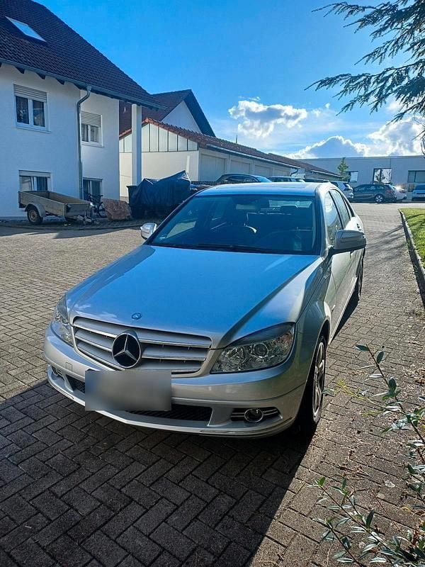 Silber Gebraucht 2007 Mercedes 180 Limousine | 4.750 € - Bild 1/4