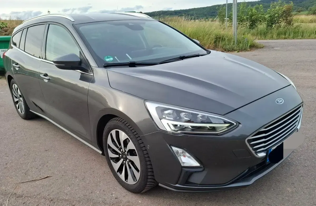 Gebraucht Ford Focus Cool & Connect 101 PS (74 kW) 2019 Grau Kombi