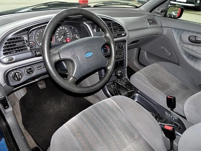 Gebraucht Ford Mondeo 90 PS (66 kW) 1993 Blau metallic Limousine