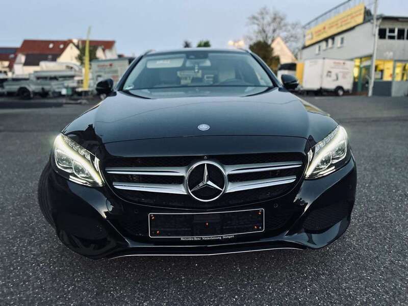 Schwarz Gebraucht 2015 Mercedes C250 Edition 1 Kombi | 13.000 € - Bild 1/4