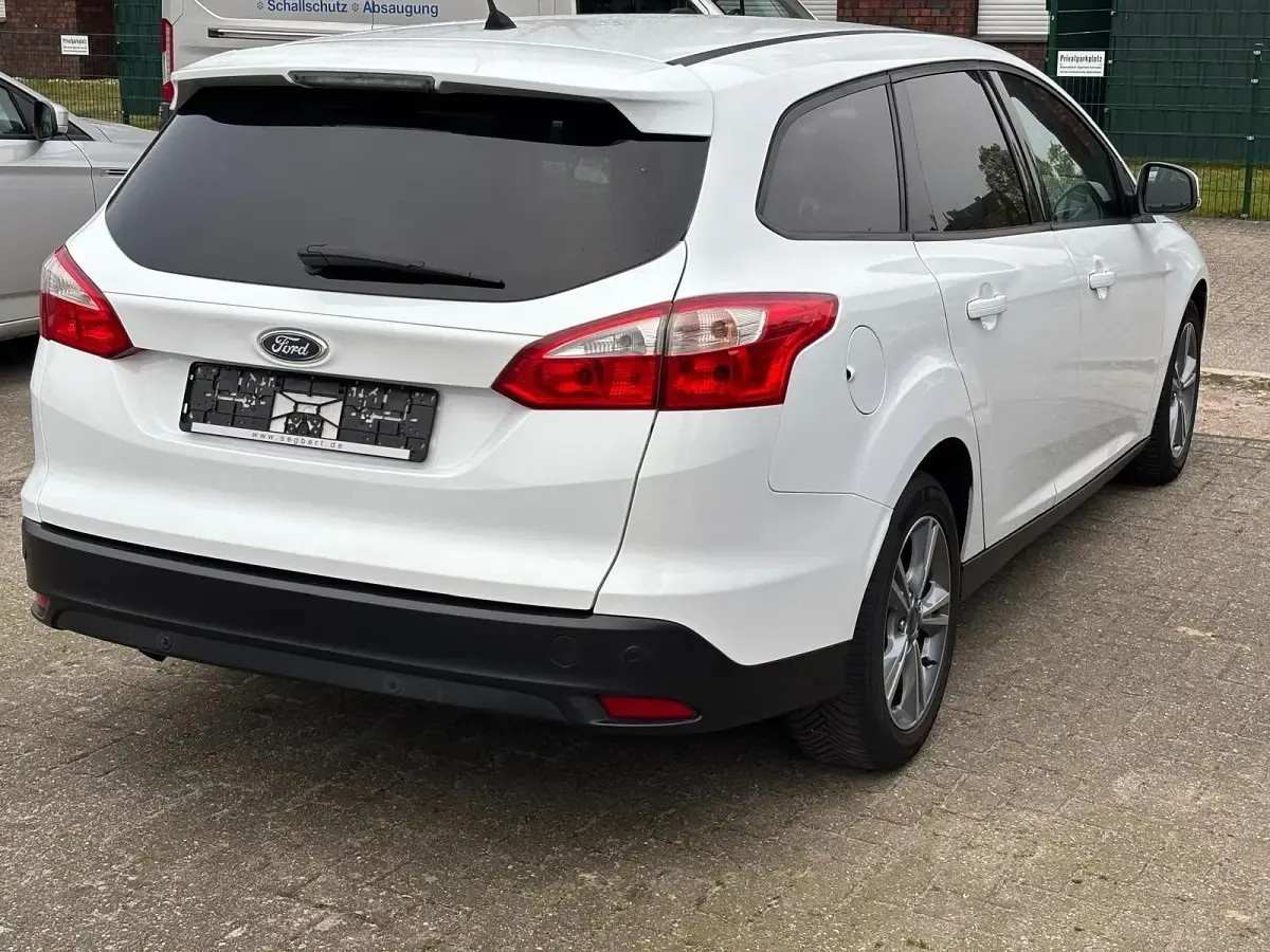 Gebraucht Ford Focus SYNC Edition 125 PS (91 kW) 2014 Weiß Kombi