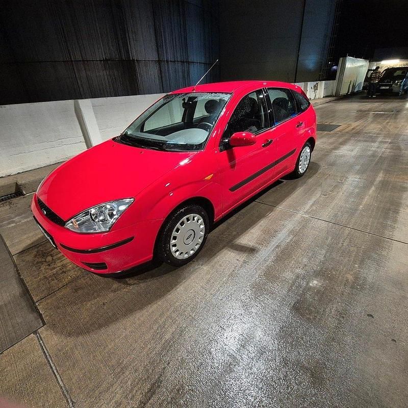 Usata Ford Focus 75 CV (55 kW) 2004 Rosso Utilitaria