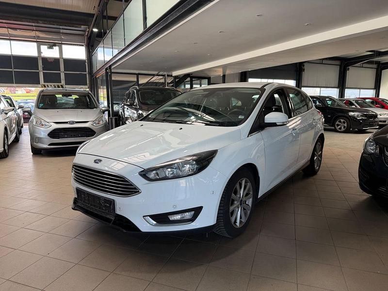 Gebraucht Ford Focus Titanium 125 PS (91 kW) 2017 Weiß Limousine