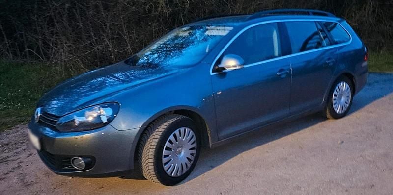 Gebraucht VW Golf VI 105 PS (77 kW) 2010 Silber Kleinwagen