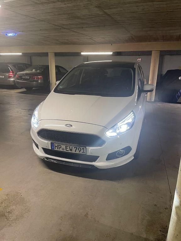 Weiß Gebraucht 2015 Ford S-MAX Titanium Van / Kleinbus | 14.999 € (Fairer Preis) - Bild 1/4
