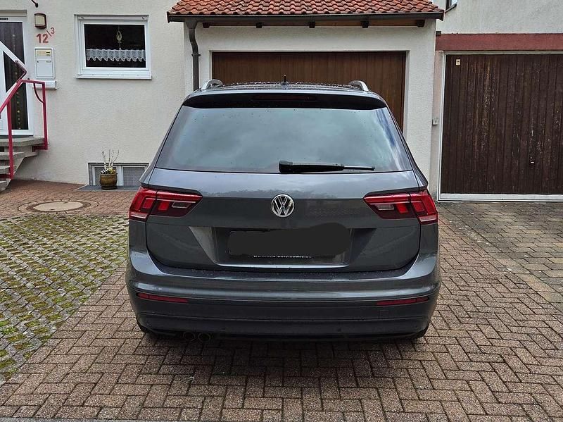 Gebraucht VW Tiguan 150 PS (110 kW) 2020 Grau SUV