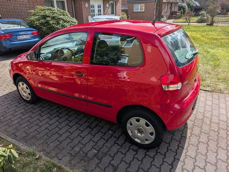 Gebraucht VW Fox 54 PS (39 kW) 2007 Rot Kleinwagen