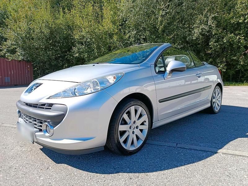 Silber Gebraucht 2008 Peugeot 207 CC Cabrio | 2.700 € (Guter Preis) - Bild 1/4