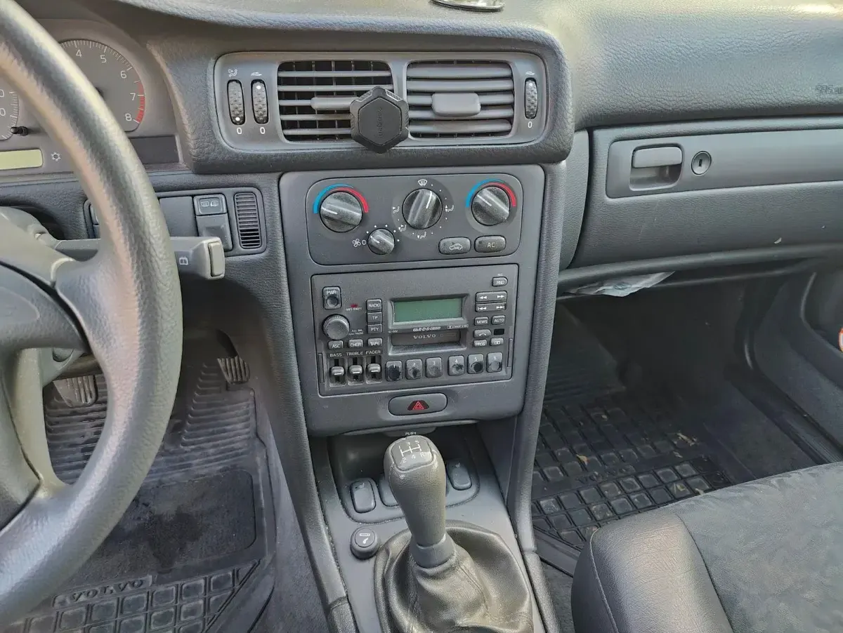 Gebraucht Volvo V70 144 PS (105 kW) 1998 Schwarz Kombi