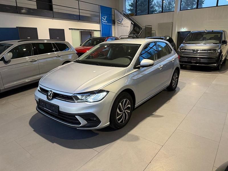 Gebraucht VW Polo Life 95 PS (69 kW) 2022 Reflexsilber Kleinwagen