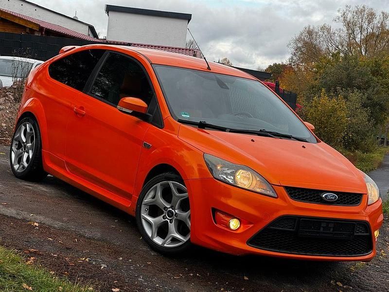 Orange Gebraucht 2009 Ford Focus ST Limousine | 6.290 € (Guter Preis) - Bild 1/4
