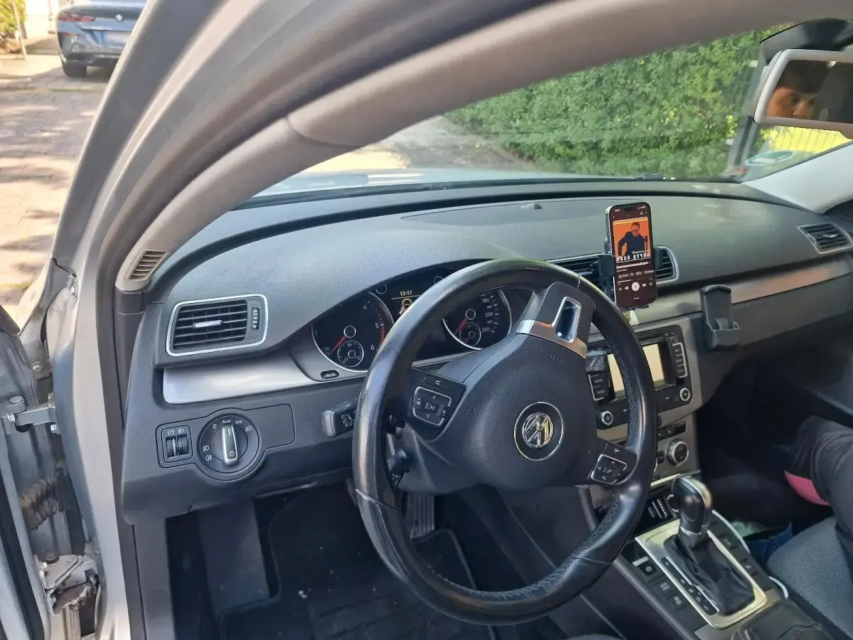 Gebraucht VW Passat 140 PS (102 kW) 2013 Silber Kombi