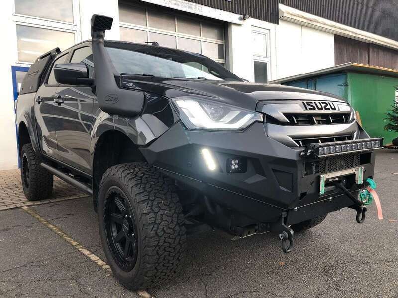 Gebraucht Isuzu D-Max 163 PS (119 kW) 2023 Onyx black Abholung