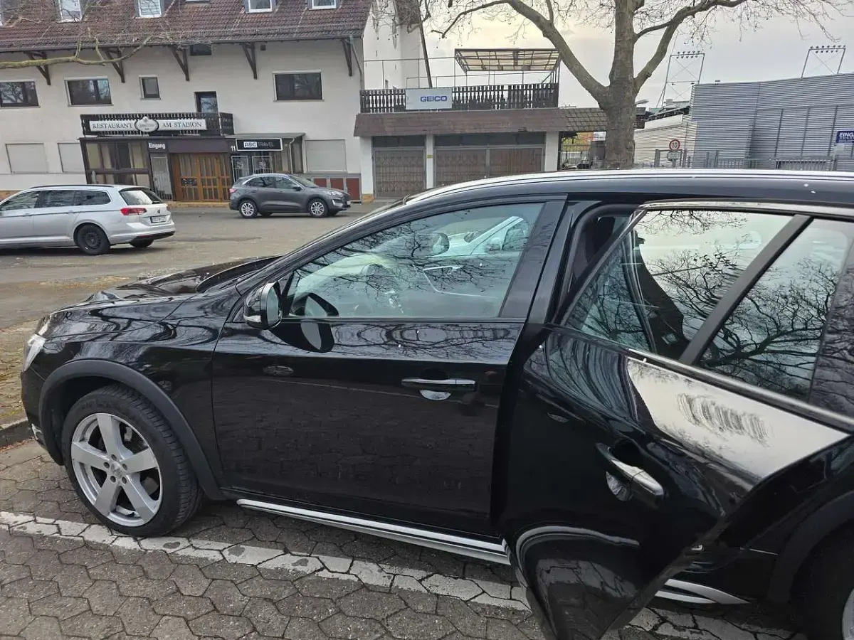 Gebraucht Volvo V60 CC 150 PS (110 kW) 2017 Schwarz Kombi