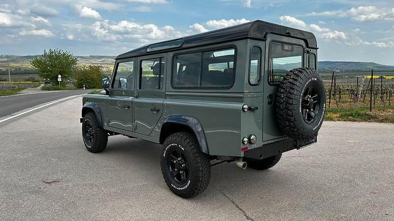 Gebraucht Land Rover Defender SE 122 PS (89 kW) 2015 Grün Kombi